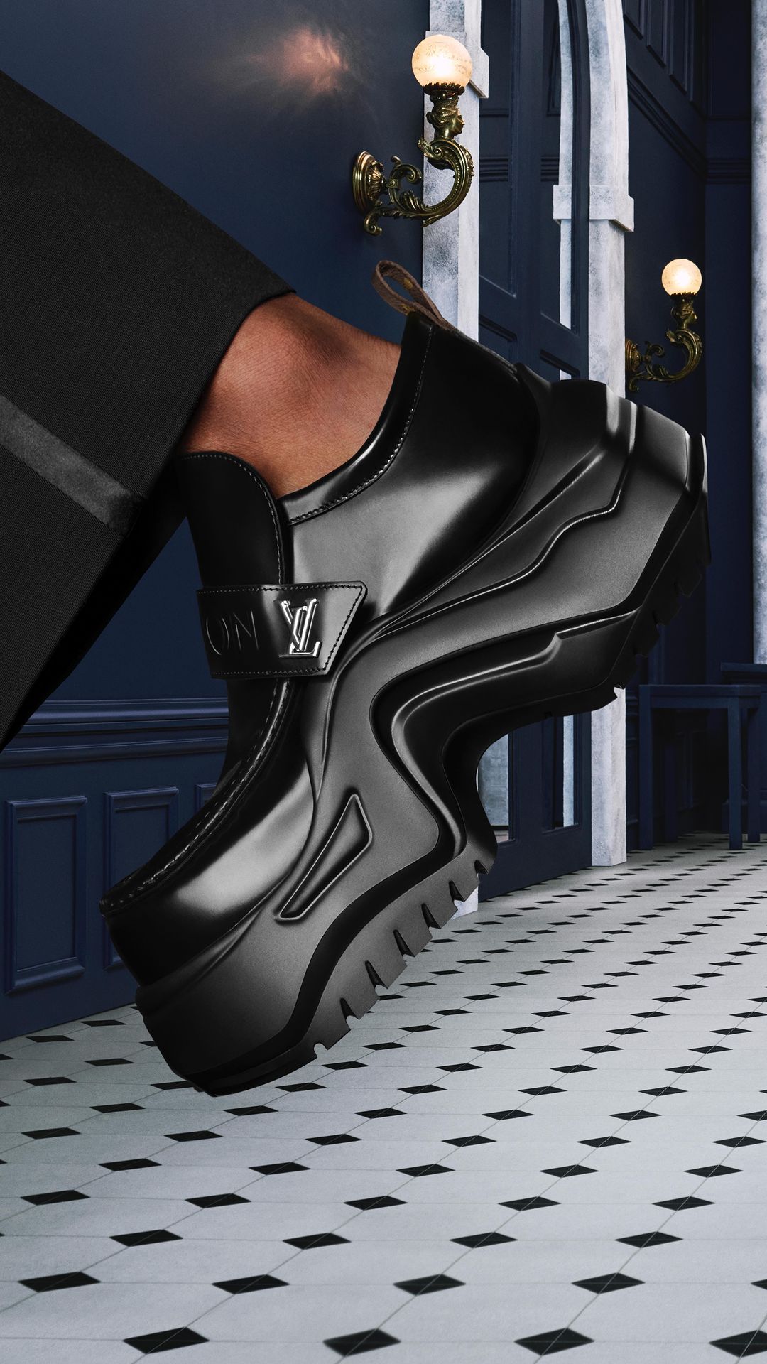 Louis Vuitton on X: #JadenSmith for #LVArchlight 2.0. Crafted from the  finest leather or enhanced with guipure lace, this striking range of  platform shoes by #LouisVuitton exudes a sleek elegance with a