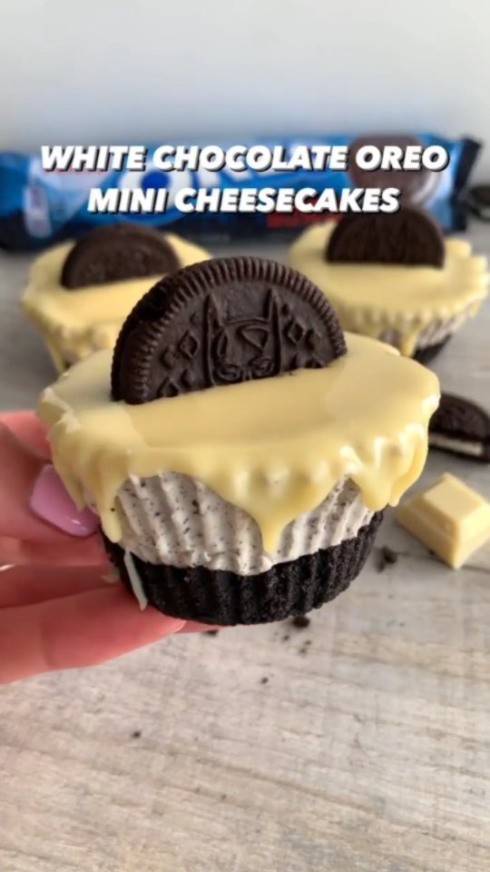 dessertworld._instagram on Pinno WHITE CHOCOLATE OREO MINI