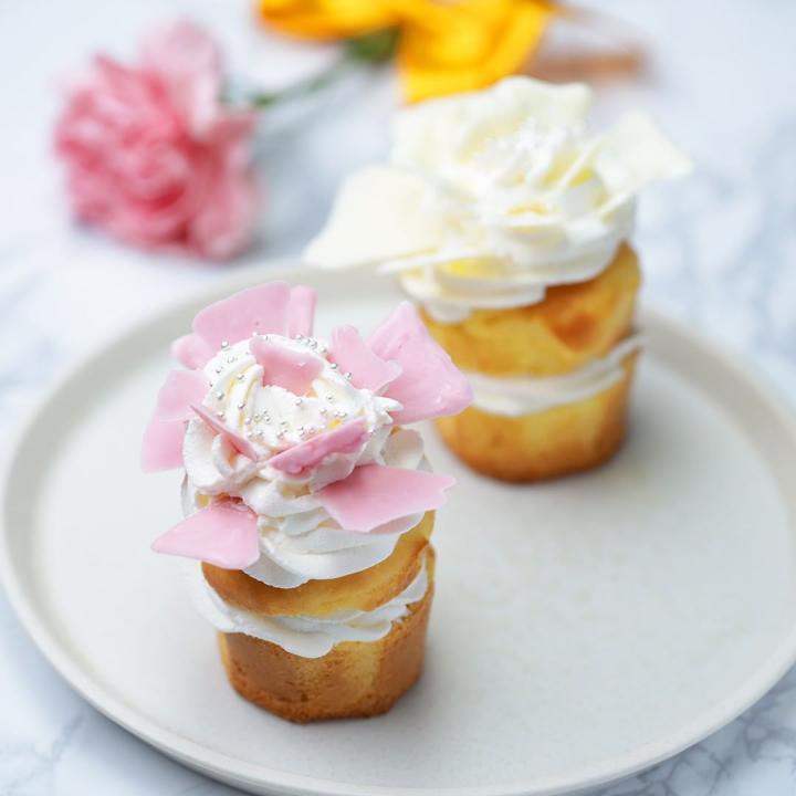 Tastyjapan Instagram On Pinno カップケーキでカーネーション 母の日にプレゼント Carnation