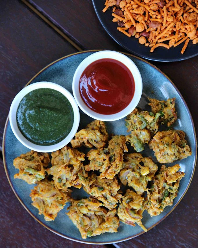 hebbars.kitcheninstagram on Pinno veg pakora recipe mix veg pakoda