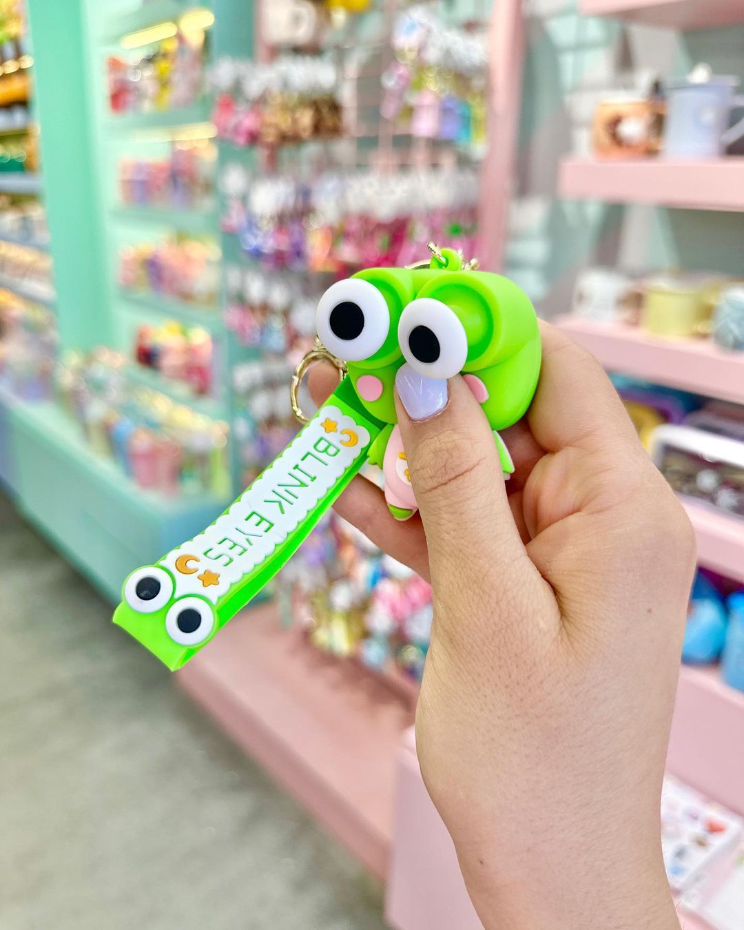 on Pinno به سه نفر میخوام سه تا از همین جاکلیدی