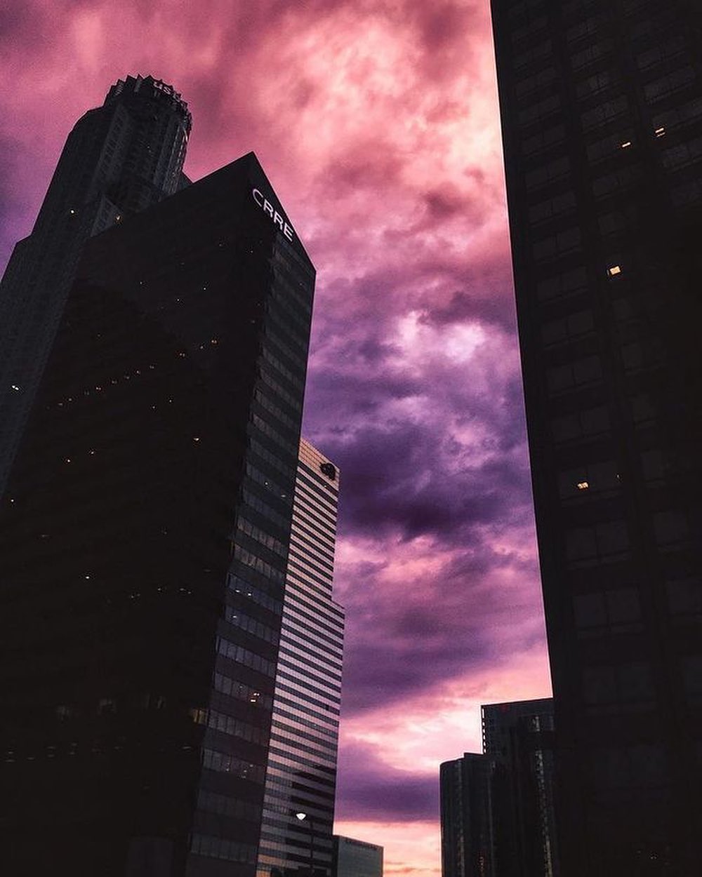 usa.explores@instagram on Pinno: Let the purple sky of Los Angeles take ...