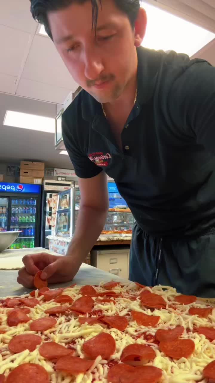 sallyslicestiktok on Pinno Only tbe best pepperoni pizza ️🍕👍 pizz...