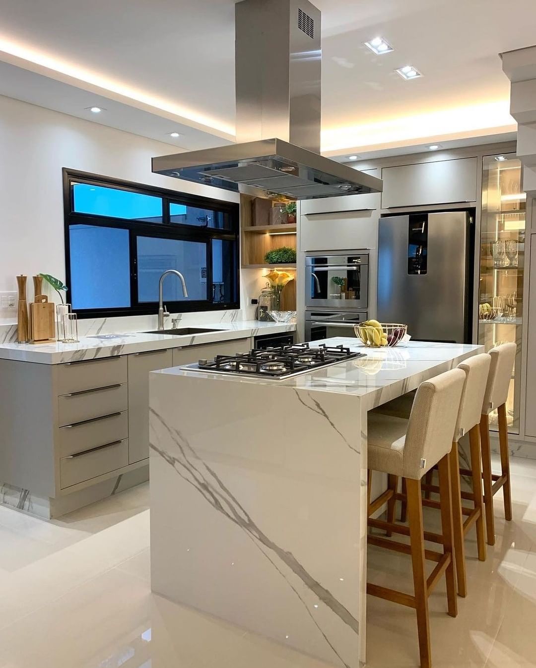 arqprestige@instagram on Pinno: Cozinha dos sonhos com ilha gourmet lind...