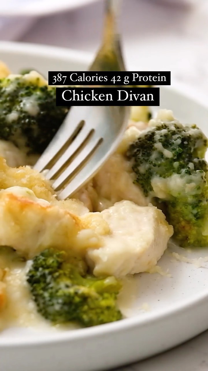 skinnytaste@instagram on Pinno: This lightened up Chicken Divan made fro...