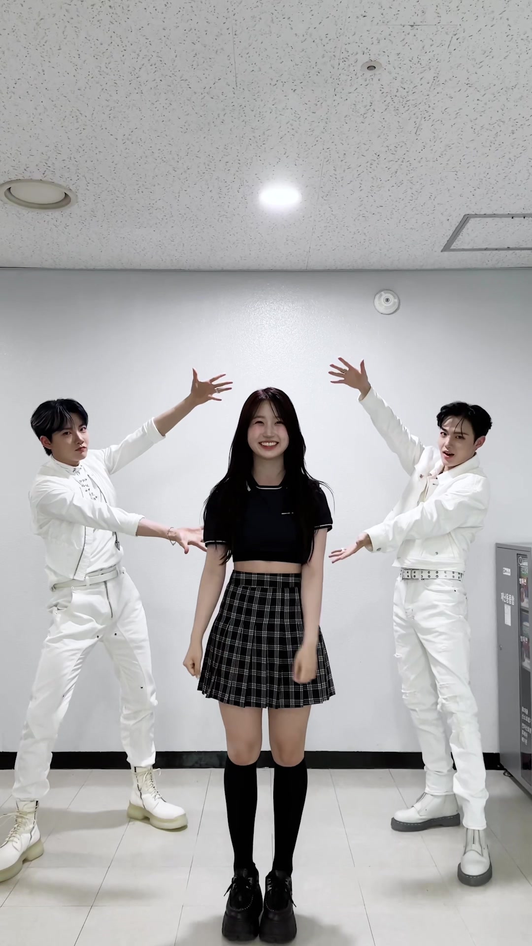 yg_treasure_tiktoktiktok on Pinno ShowmeyourMOVE JUNKYU x DOYOUNG