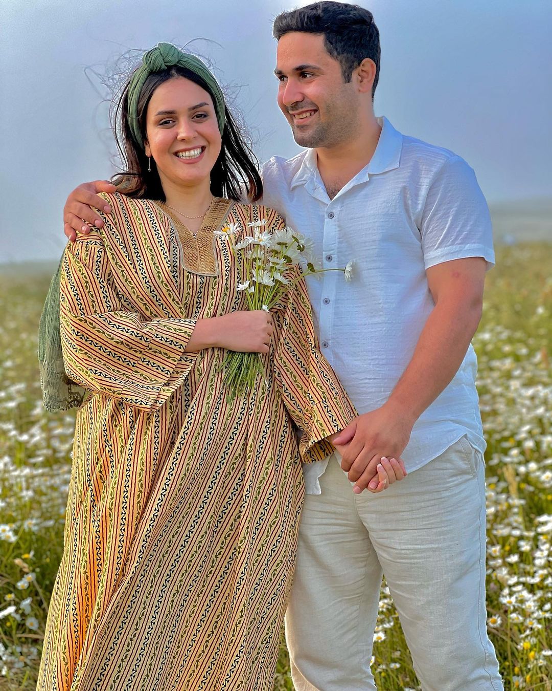 javaher.life@instagram on Pinno: خندهای من کنار تو قشنگ تره یاره قدیمی ...